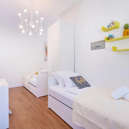Modern Penthouse With A Terrace Gruz By Irundo Apartamento